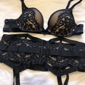Brand new garter with matching bra set